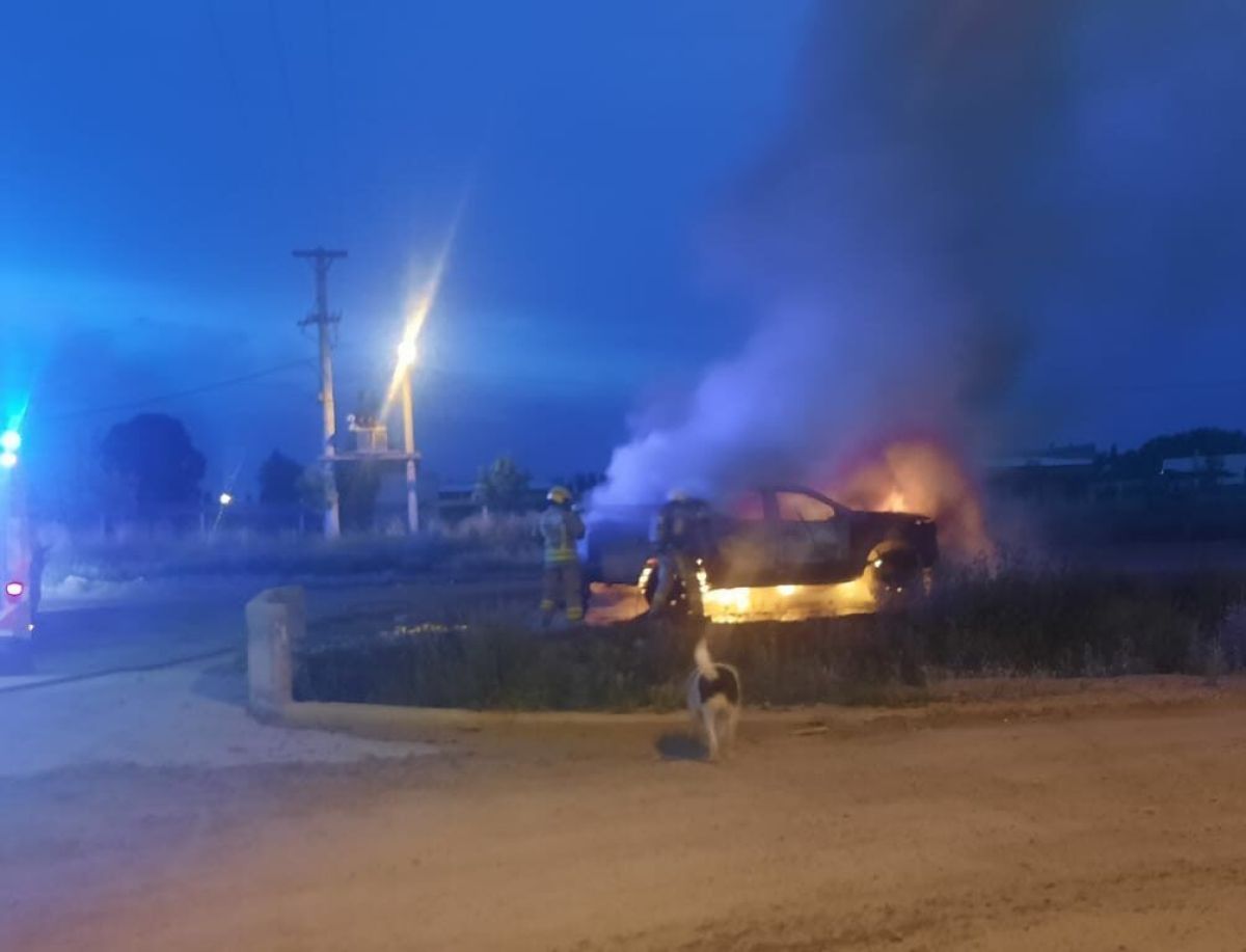 Cipolletti: Apareció incendiada la camioneta que protagonizó el robo de la joyería