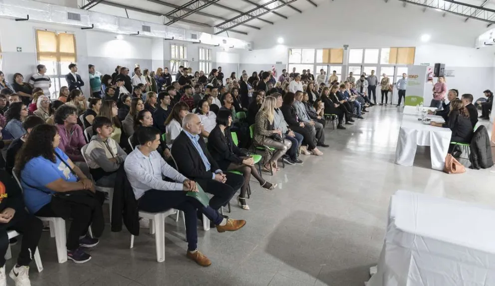 Río Negro suma 63 nuevos egresados del IPAP