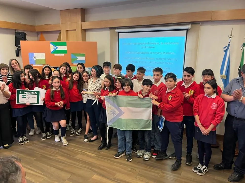 El Concejo reconoció a los estudiantes que diseñaron la bandera de Bariloche