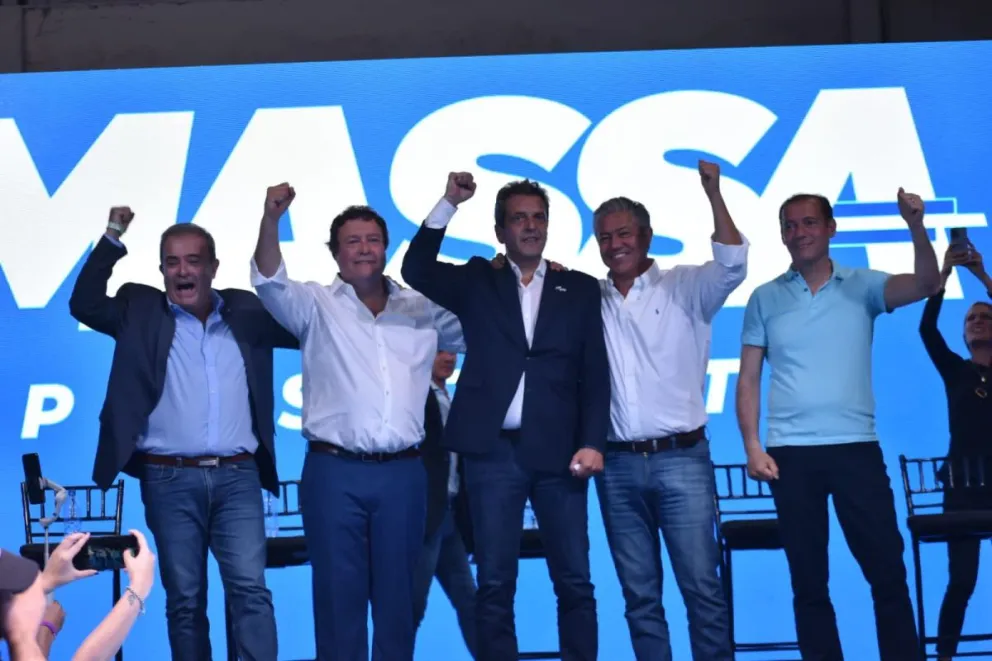 Weretilneck acompañó a Massa en su acto de campaña en Cipolletti
