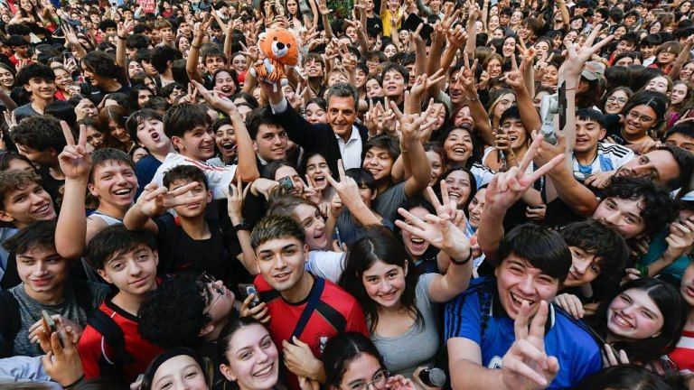 Massa cerró su campaña en un colegio de la Ciudad de Buenos Aires