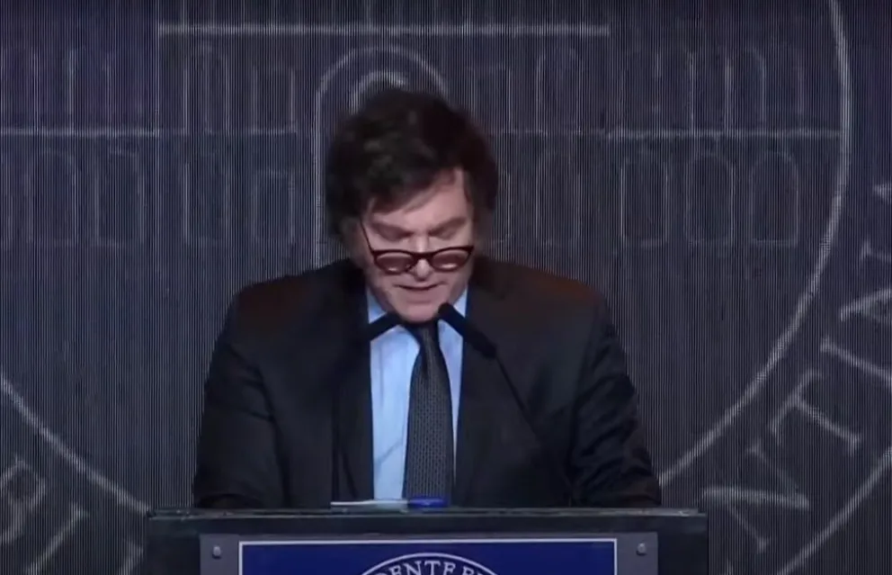 "Hoy comienza la reconstrucción de Argentina"