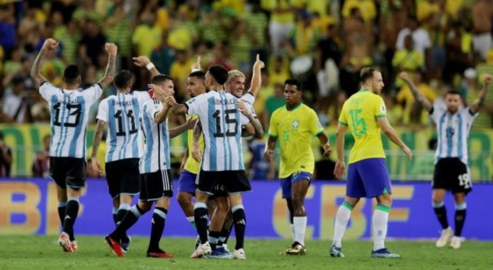 Histórico triunfo de la Argentina contra Brasil en un clásico caliente tras la represión policial