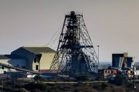 Sudáfrica: once muertos tras accidente en mina de platino