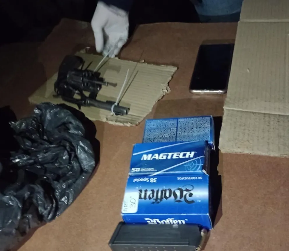 Virgen Misionera: Identificaron a un hombre que portaba un arma, proyectiles y cargadores en una mochila