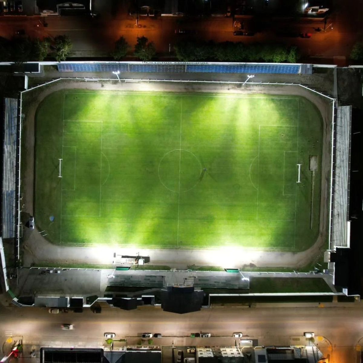 Cruz del Sur “inaugurará” la iluminación del Estadio Municipal