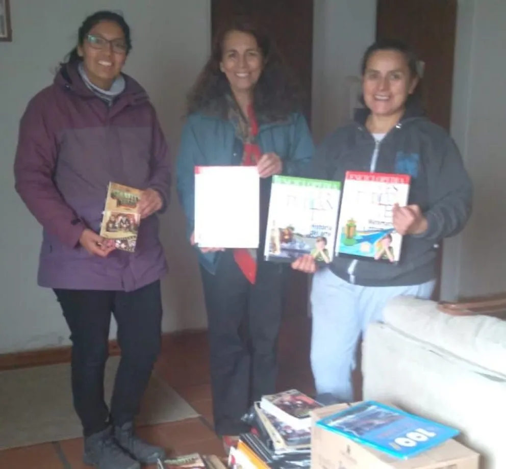 Desde la Biblioteca Sarmiento donaron libros al hogar OPJ