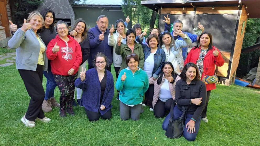 Pacientes chilenas culminaron su tratamiento de radioterapia en Intecnus 
