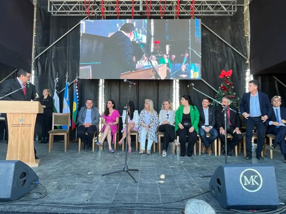 En fotos, la jura del gabinete de Cortés y los nuevos concejales