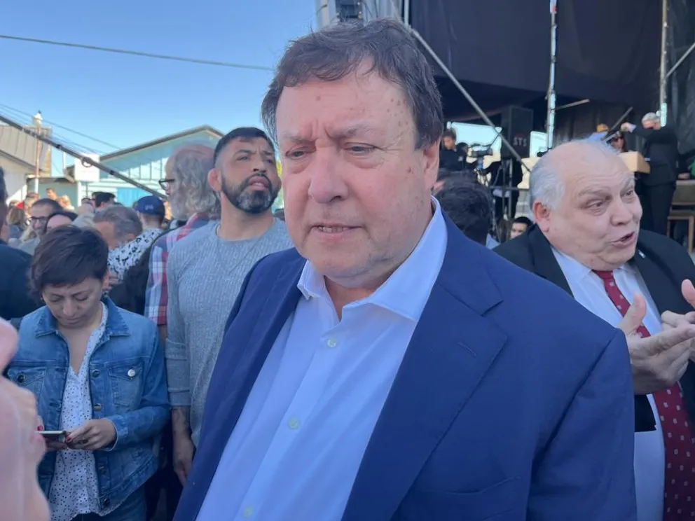 El gobernador permanece en observación tras una intervención médica
