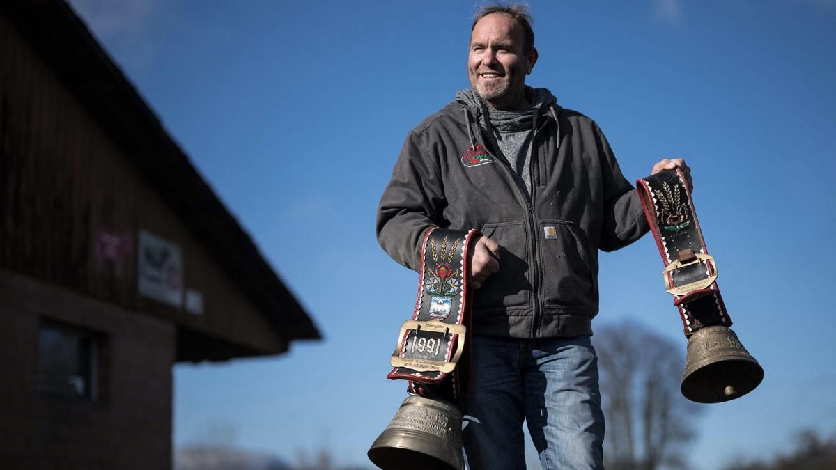 Un pueblo suizo votó para sacarle las campanas a las vacas