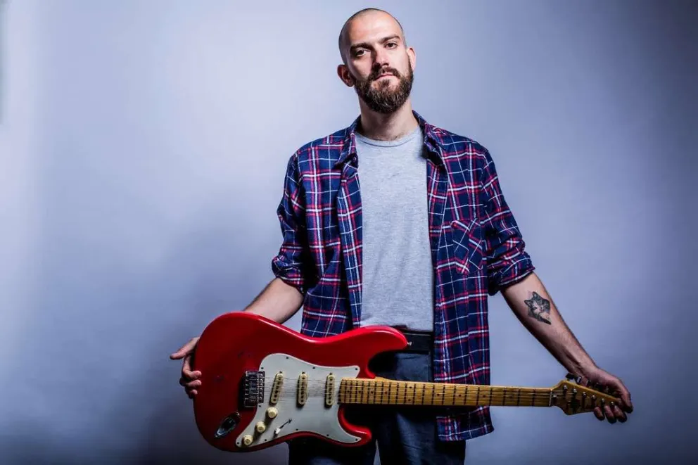Steve Voser, el cantautor australiano se presenta el viernes 15 junto a Mariano Rodriguez y Fran Lanfré.