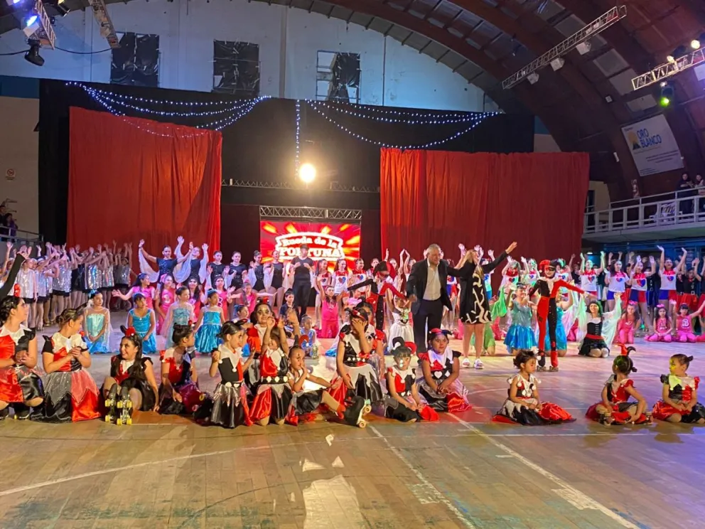 Gran espectáculo en el cierre de año del Patín “Manolo Rivero”