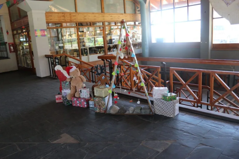 Los regalos navideños se pueden comprar en los locales "Sobre el Nahuel"