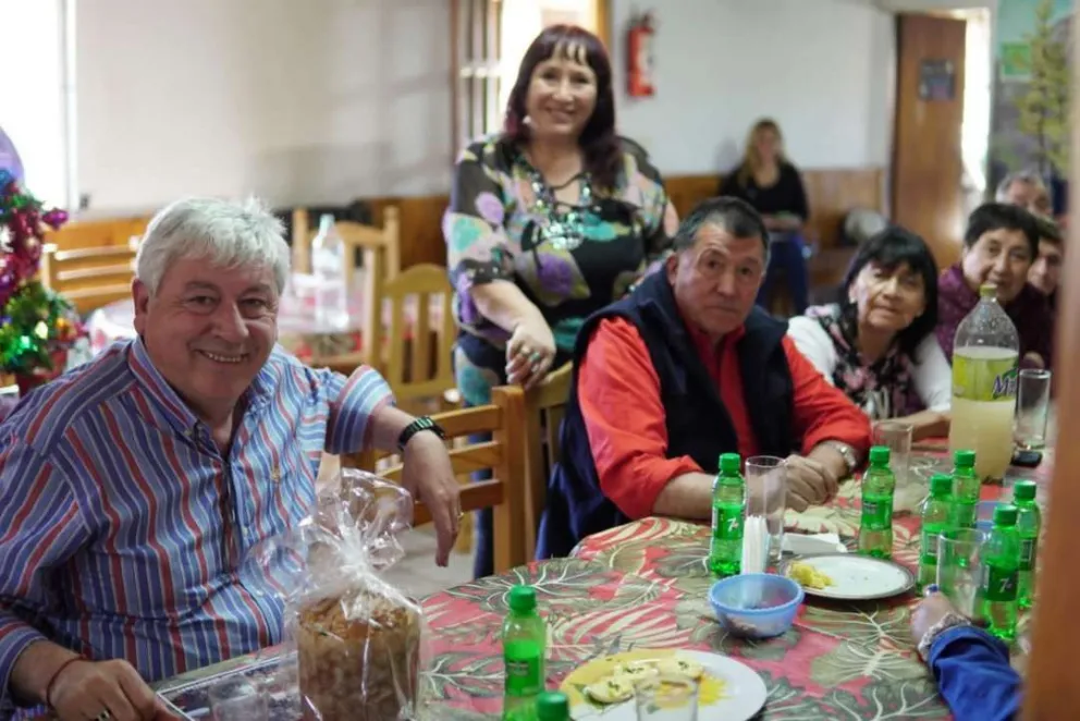 Cortés participó del festejo de fin de año del Hogar de Abuelos La Esperanza
