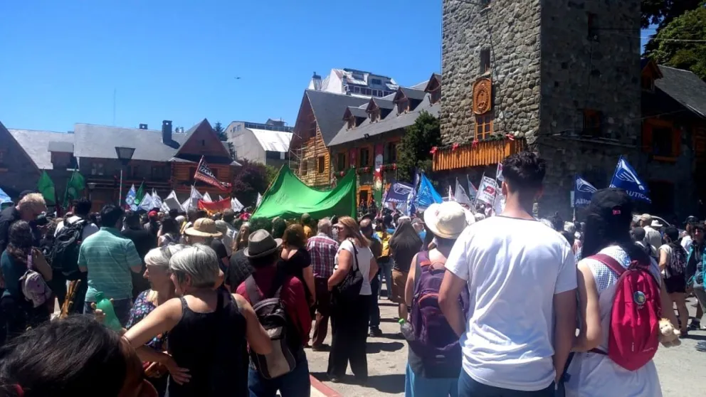 ATE se moviliza en todo el país en respuesta a Bullrich