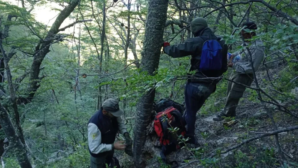 Rescatan a un joven perdido en una senda cercana a Villa la Angostura