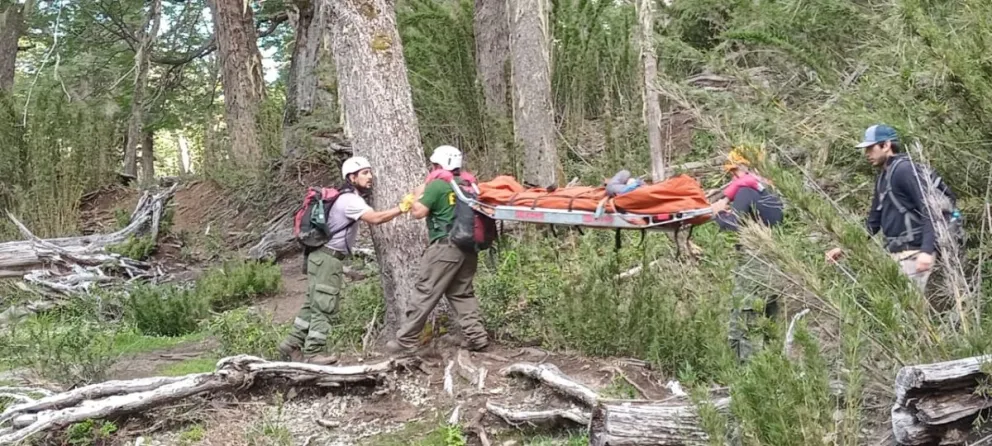 Nuevas evacuaciones de personas en diversas sendas del Parque Nacional Nahuel Huapi