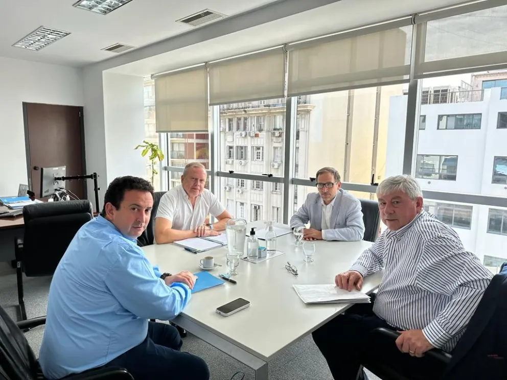 Cortés se reunió con el nuevo titular del ENOHSA para analizar el avance de obras en Bariloche