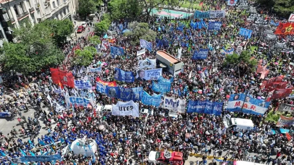 El Gobierno analiza descontarle el día a los trabajadores estatales que adhieran al paro del 24