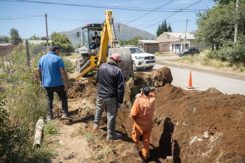 Realizan trabajos para evitar inundaciones en el invierno en El Frutillar