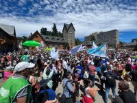 Paro Nacional: Masiva marcha en Bariloche contra las políticas de Milei