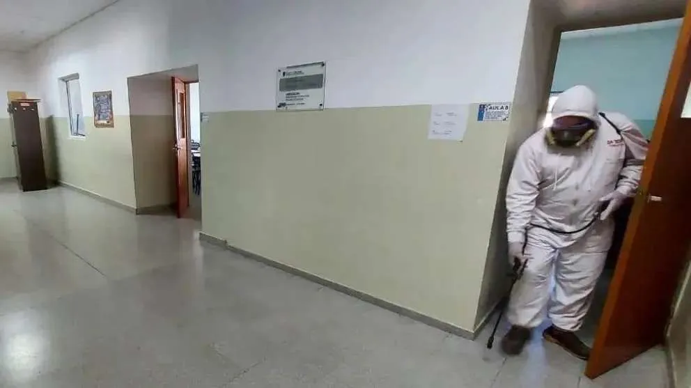 Avanzan las tareas de mantenimiento y sanitización en escuelas