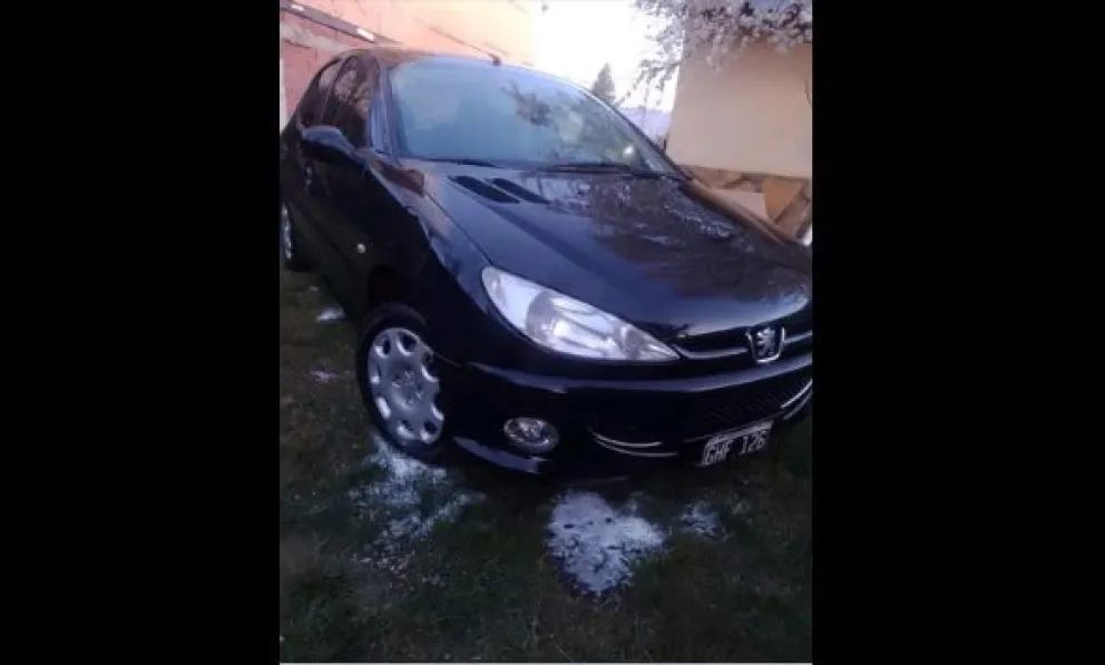 Les robaron el auto hace más de dos semanas y ofrecen una recompensa de 1 millón de pesos