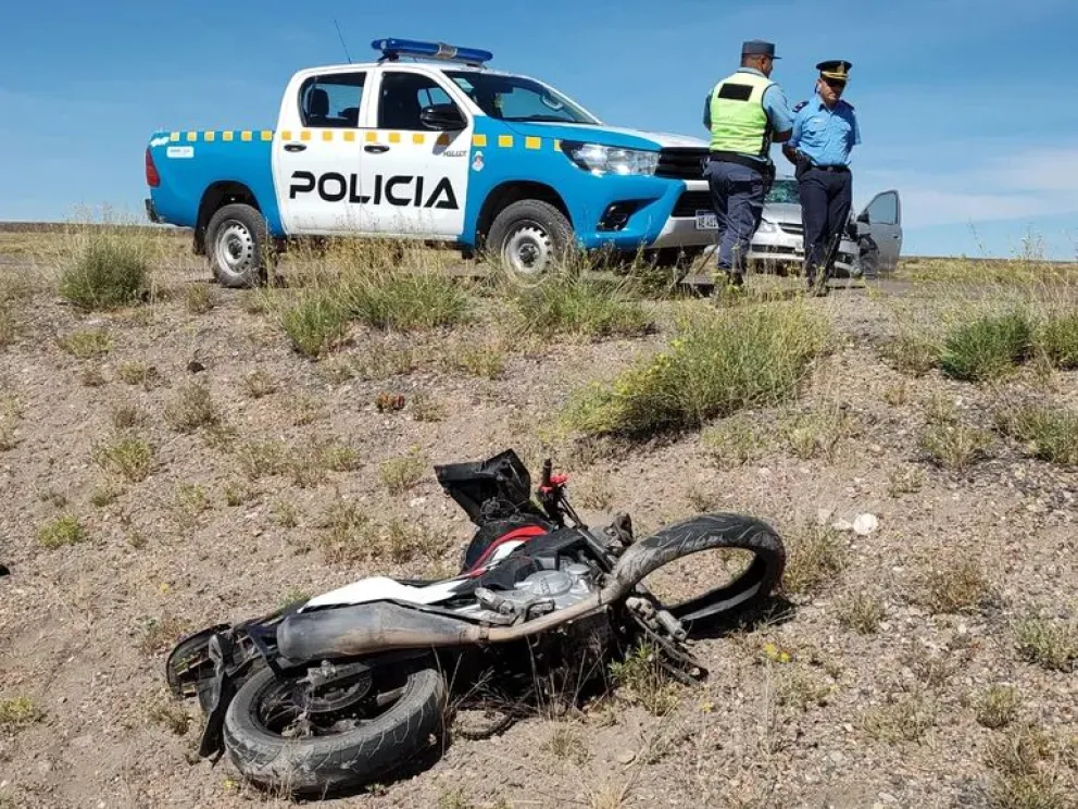 Un motociclista murió en un triple choque en Collón Cura 