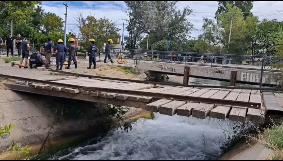 Un adolescente se ahogó en un canal de riego de General Roca