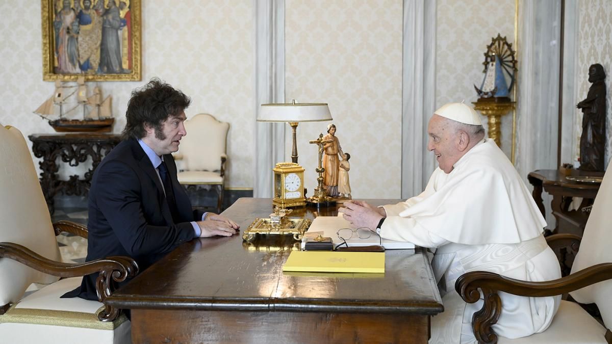 Milei se reunió una hora en el Vaticano con el Papa y afirmó que existe "un vínculo positivo"