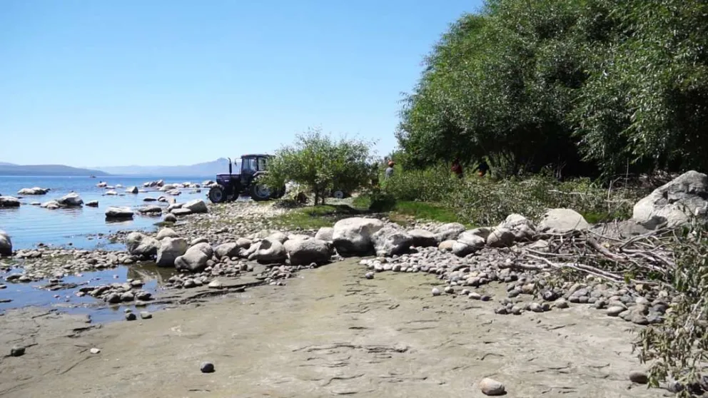 Continúan las tareas de limpieza y mejora de las playas y accesos