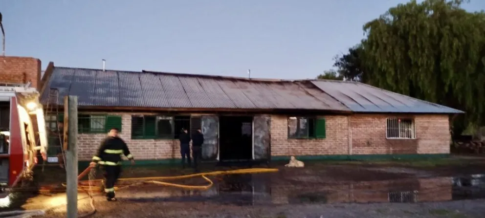 Condenan el vandalismo al salón comunitario de la Comisión de Fomento de Valle Azul