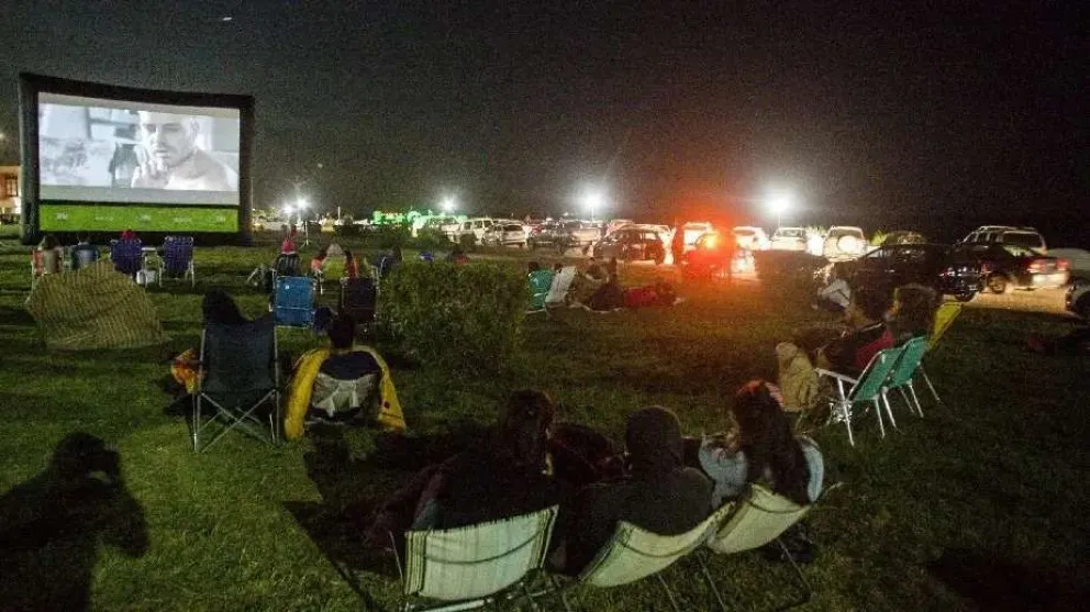 El Cinemóvil recorre el Valle Medio con propuestas para toda la familia