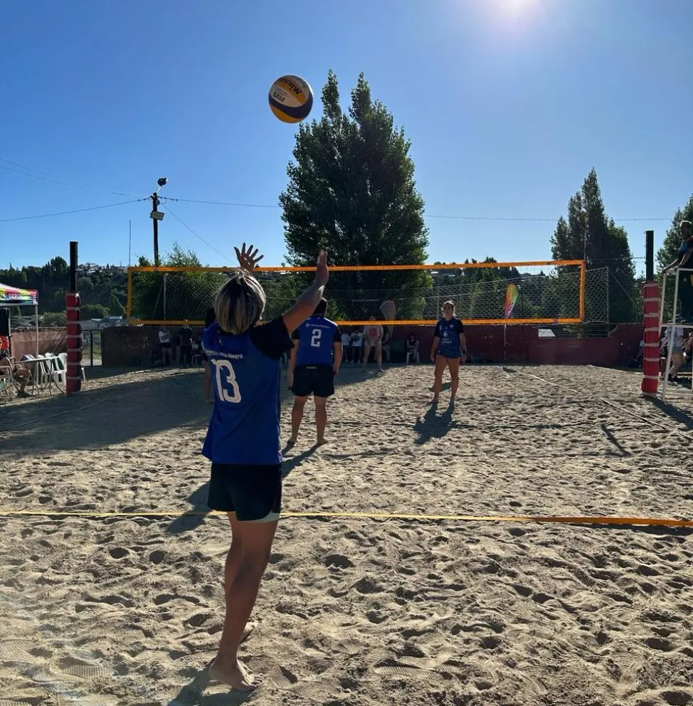 Disputaron el último torneo de vóley playa de menores
