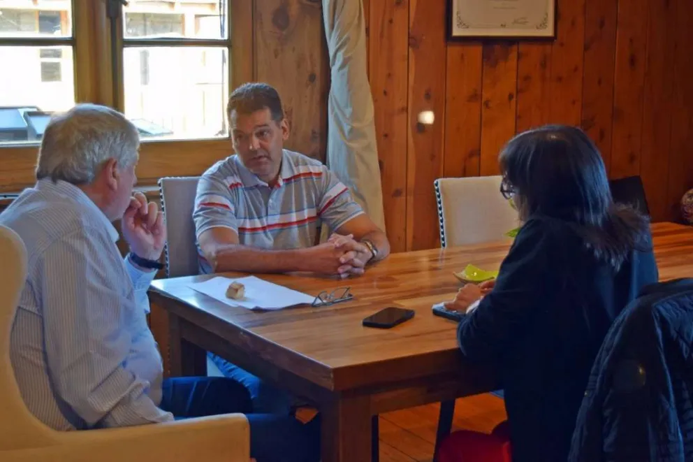 Cortés se reunió por primera vez con autoridades del Tren Patagónico