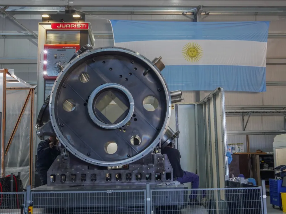 Milei celebró el patentamiento de un reactor modular diseñado por INVAP