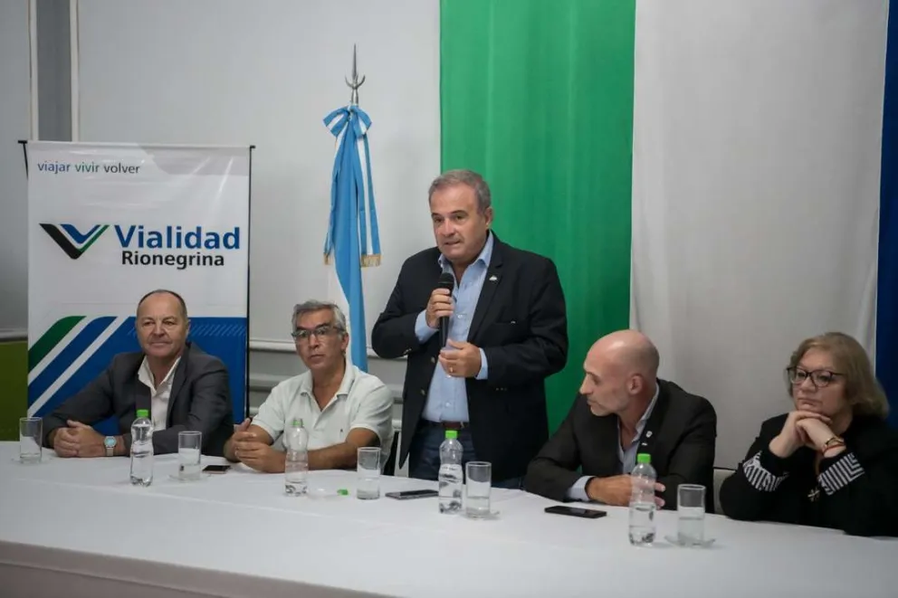 Río Negro: se licitó la obra de repavimentación de las Rutas 6 y 8
