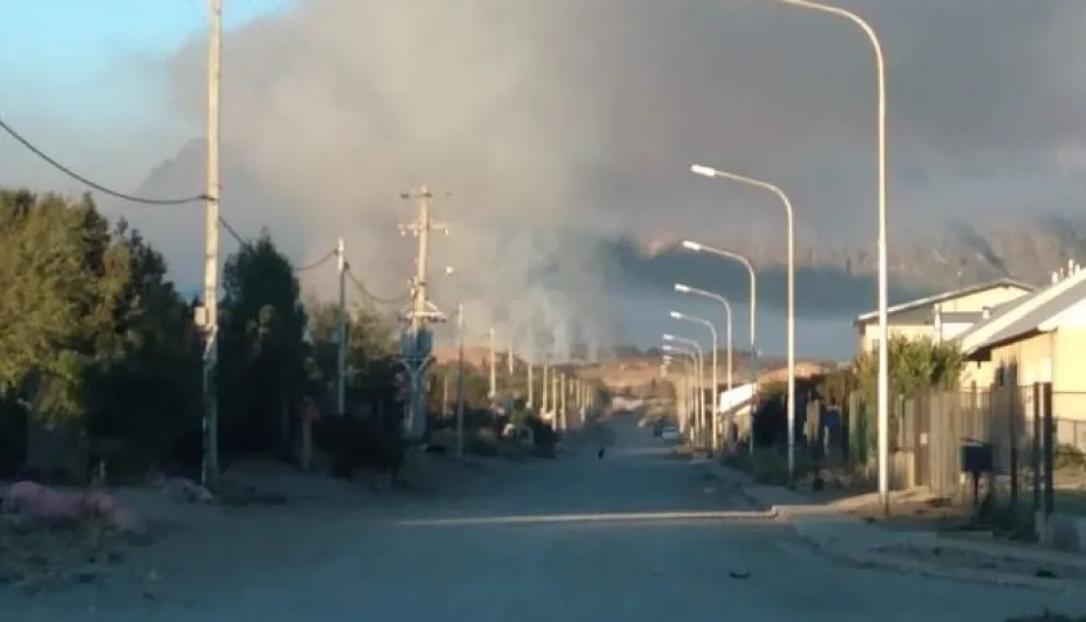 Desde la madrugada el humo del Vertedero afecta a muchos barrios del Sur