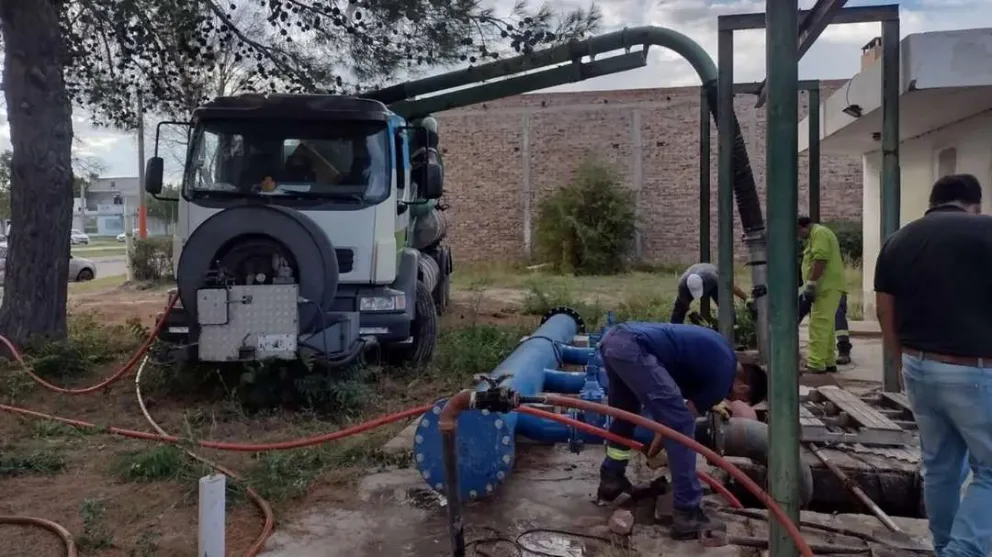 Aguas Rionegrinas trata todos los líquidos cloacales de Viedma