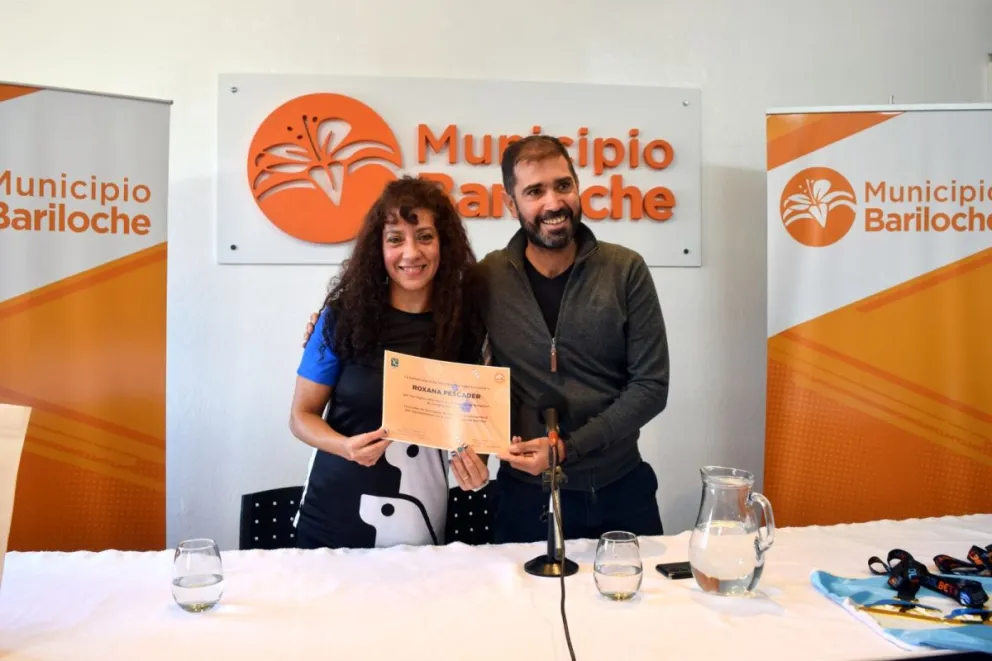 El municipio reconoció a la nadadora local Roxana Pescader