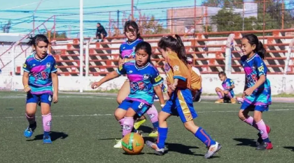 Se viene el Mundialito Femenino de fútbol