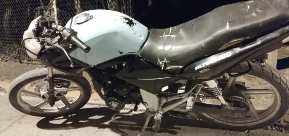 Secuestran una moto robada que era trasladada a tiro por un delincuente