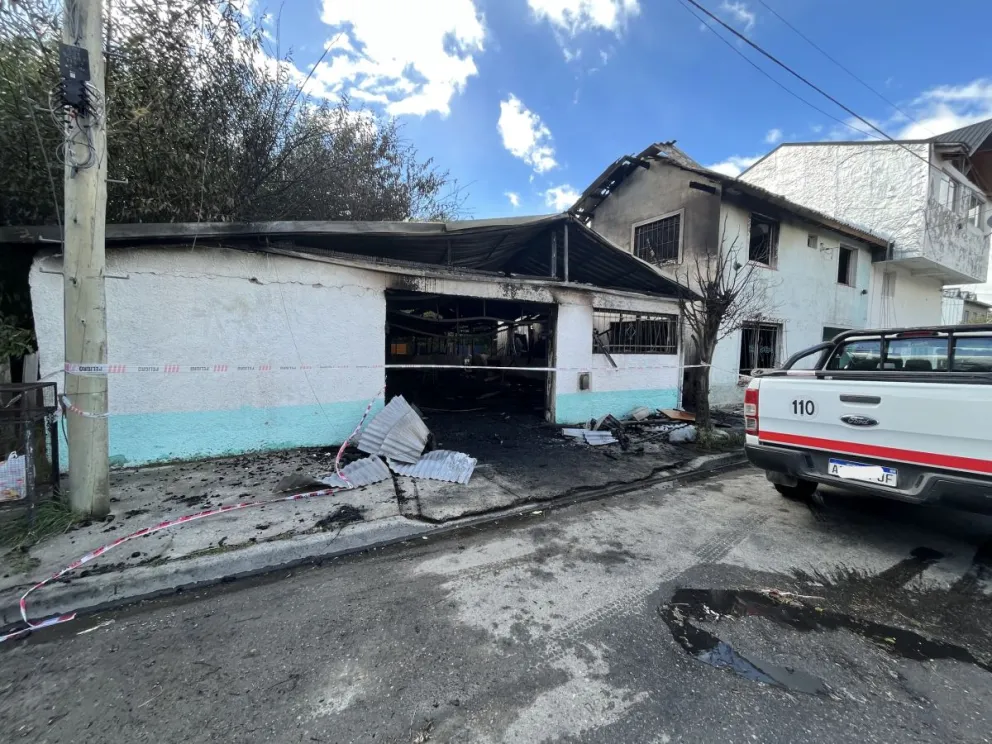 Piden ayuda para los vecinos que perdieron todo en un incendio