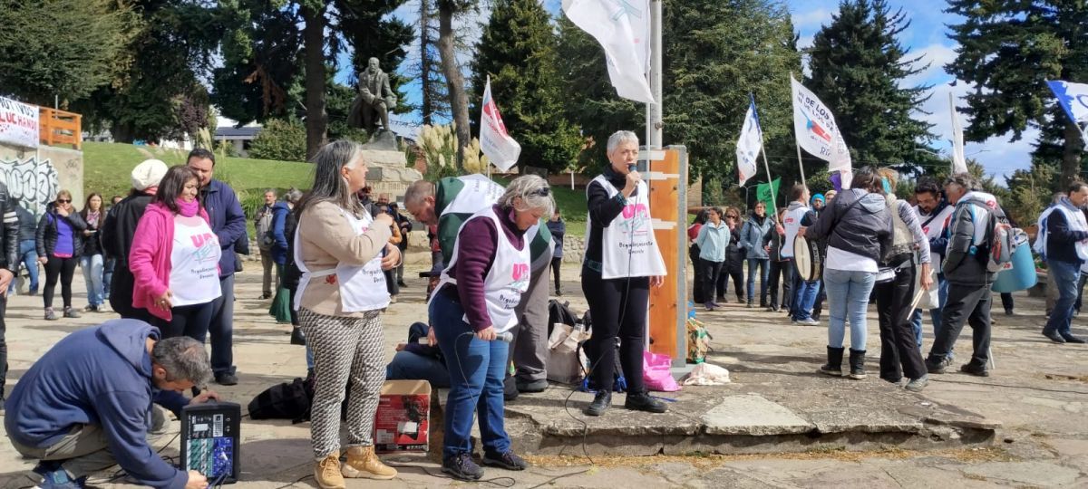 Docentes volvieron a reclamar en las calles de Bariloche