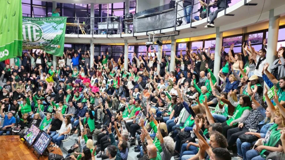 ATE para, moviliza y exige al Gobierno que muestre el listado de los "ñoquis"