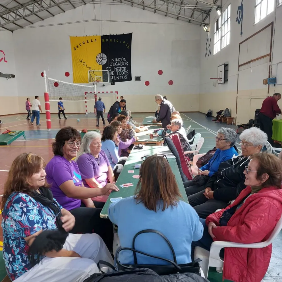 Se realizó el Encuentro Recreativo para Personas Mayores en el Gimnasio Municipal Nº2