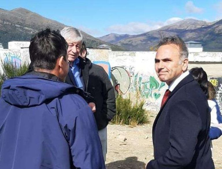 Cortés visitó los avances de la apertura de Prayel junto al ministro Lutz