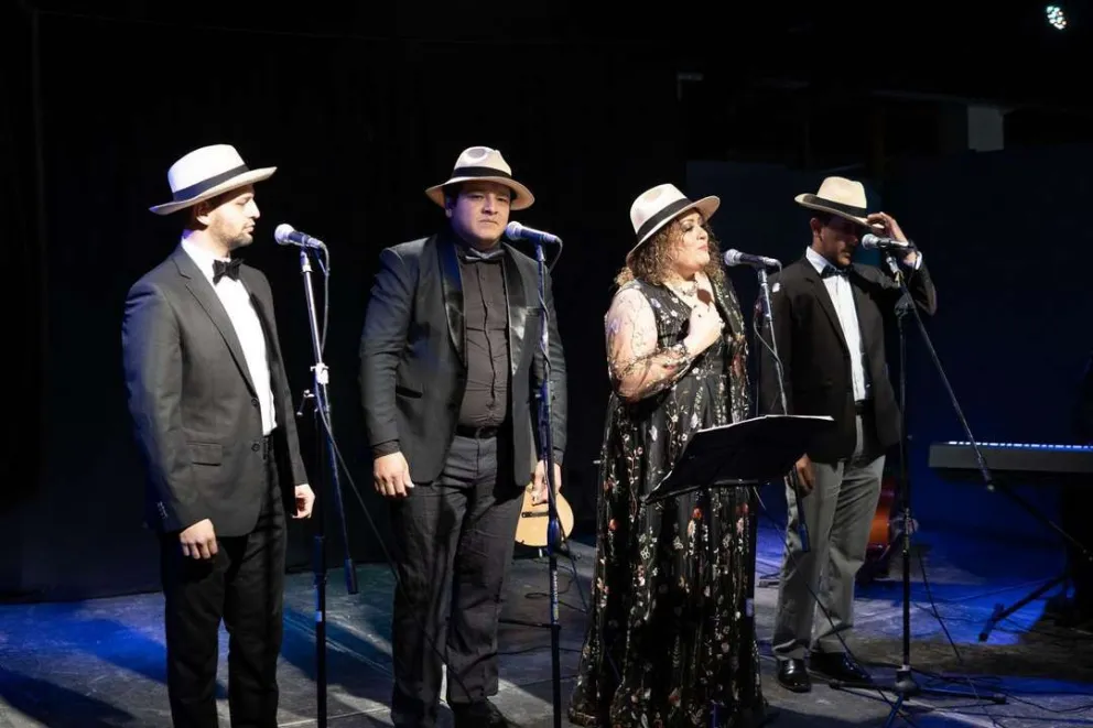 La compañía Le Voci y el Coro Juvenil Municipal hicieron vibrar a Bariloche