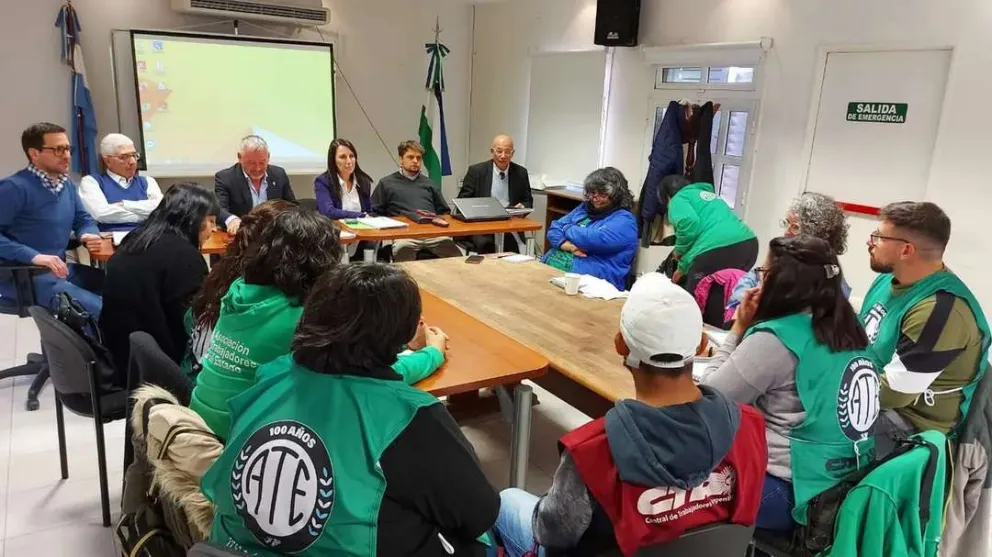 Encuentro con ATE para fortalecer diálogo y garantizar servicios del Estado